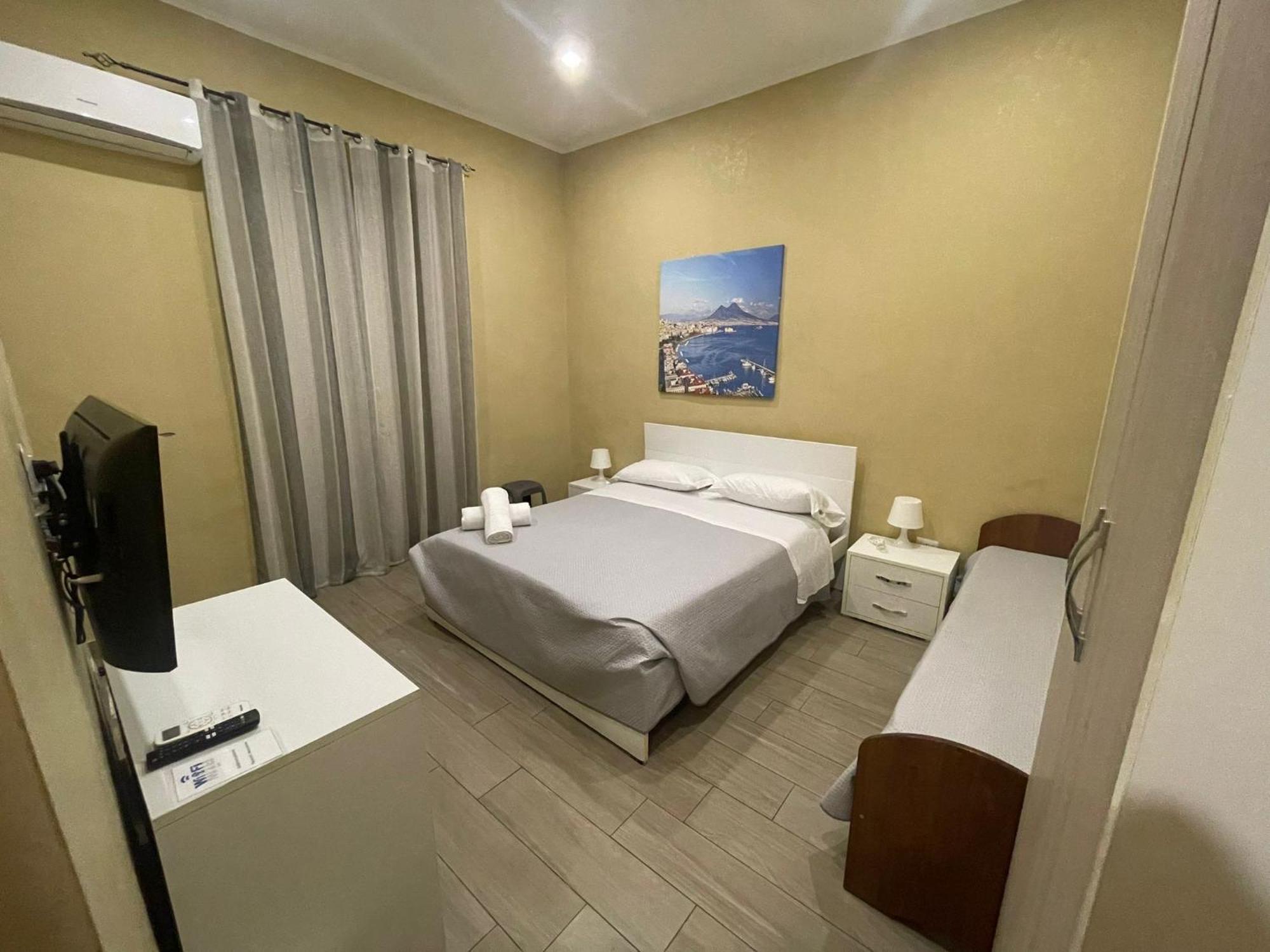 皇家但丁住宿加早餐旅馆 那不勒斯 外观 照片